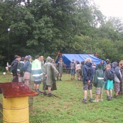 Opening in de regen - Scouts en Gidsen Zaventem 
